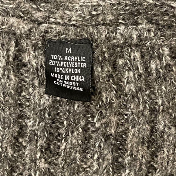 BCBG Maxazria Sweater Unique Cut-out Back Design and Longer Style Line - Picture 7 of 7